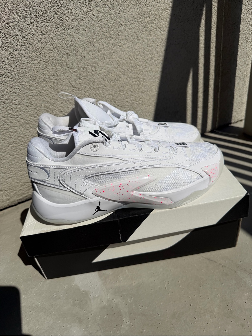 Jordan Luka 2 White Hyper Pink Basketball Shoes NWT/Never Worn